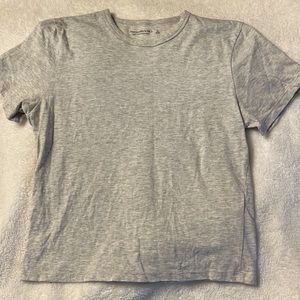 Abercrombie & Fitch basic baby tee!